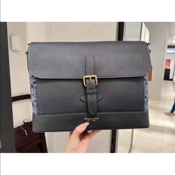 NWT Coach Hudson Messenger In Signature Chambray c8181 - Picture 10 of 12